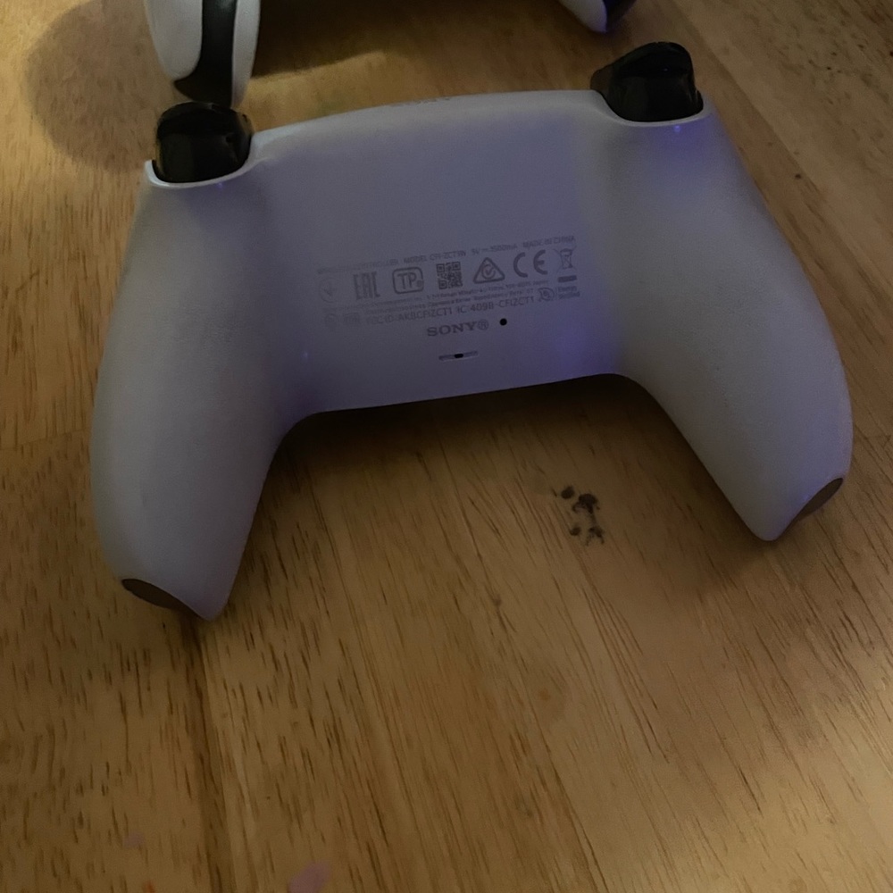 PS5 controller - Picture 3 of 6